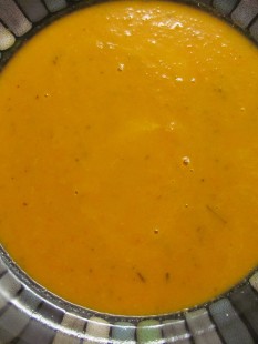 https://orangejammies.com/2011/04/06/happy-hausfrau-series-rosemary-infused-carrot-ginger-soup/